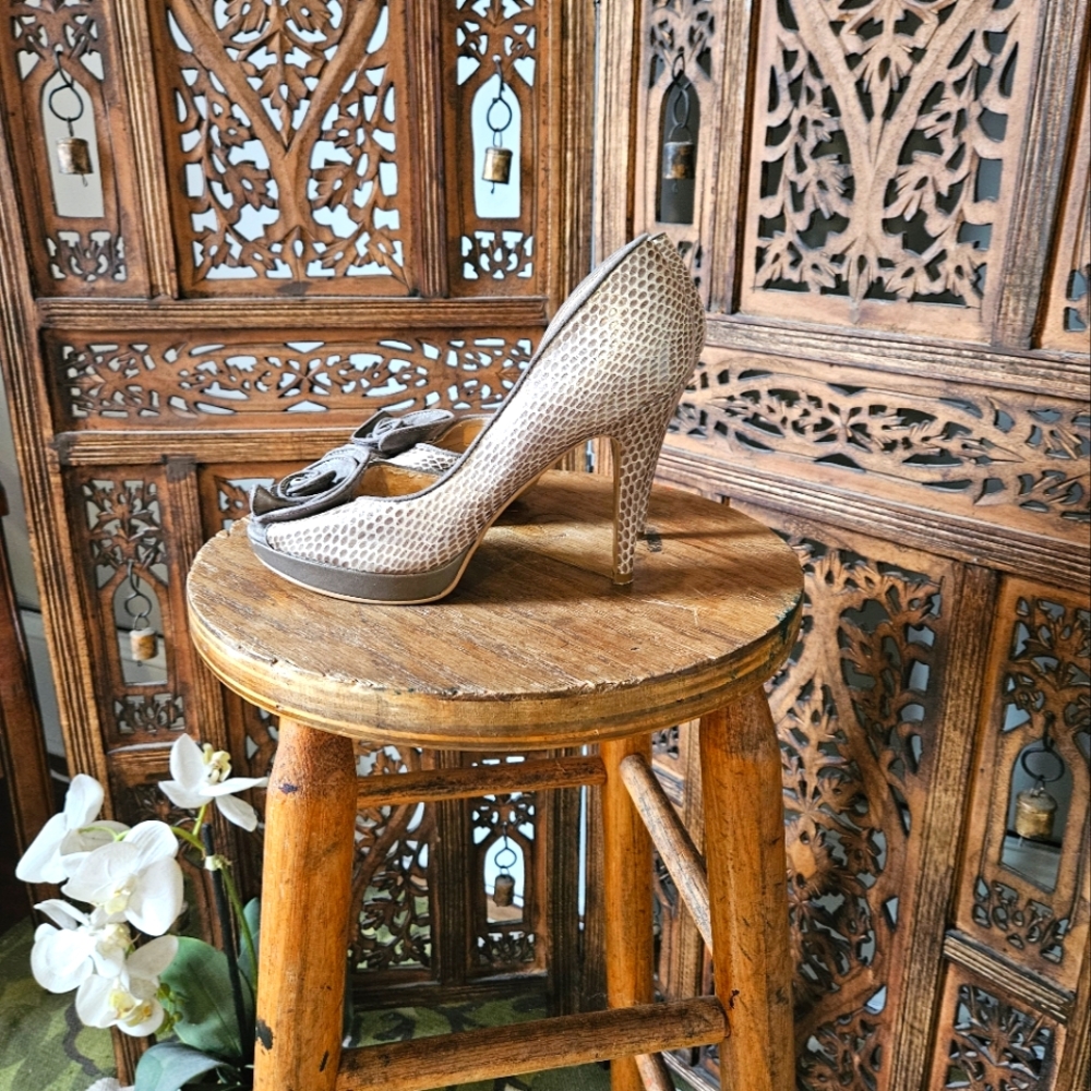 Nine West Flower Bud Pumps